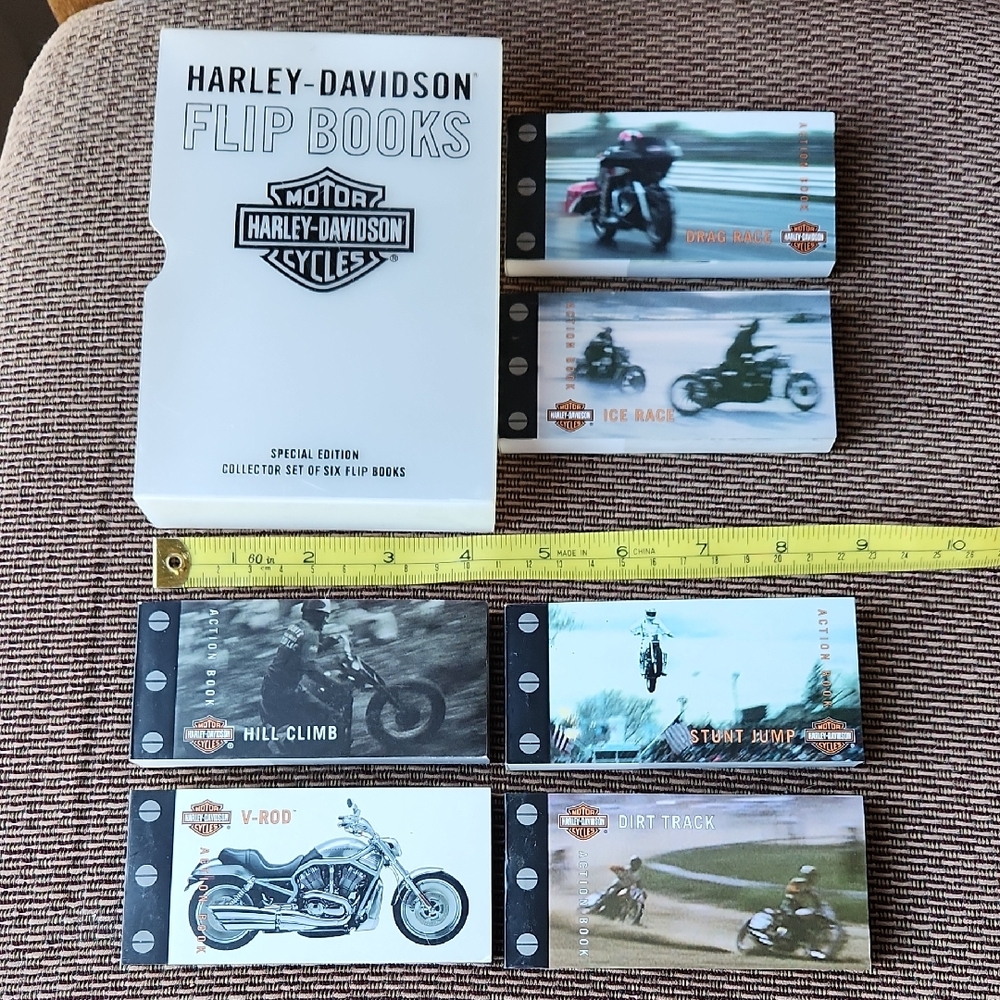 Harley-Davidson White and Black Flip Book Set with Motorcycle Scenes